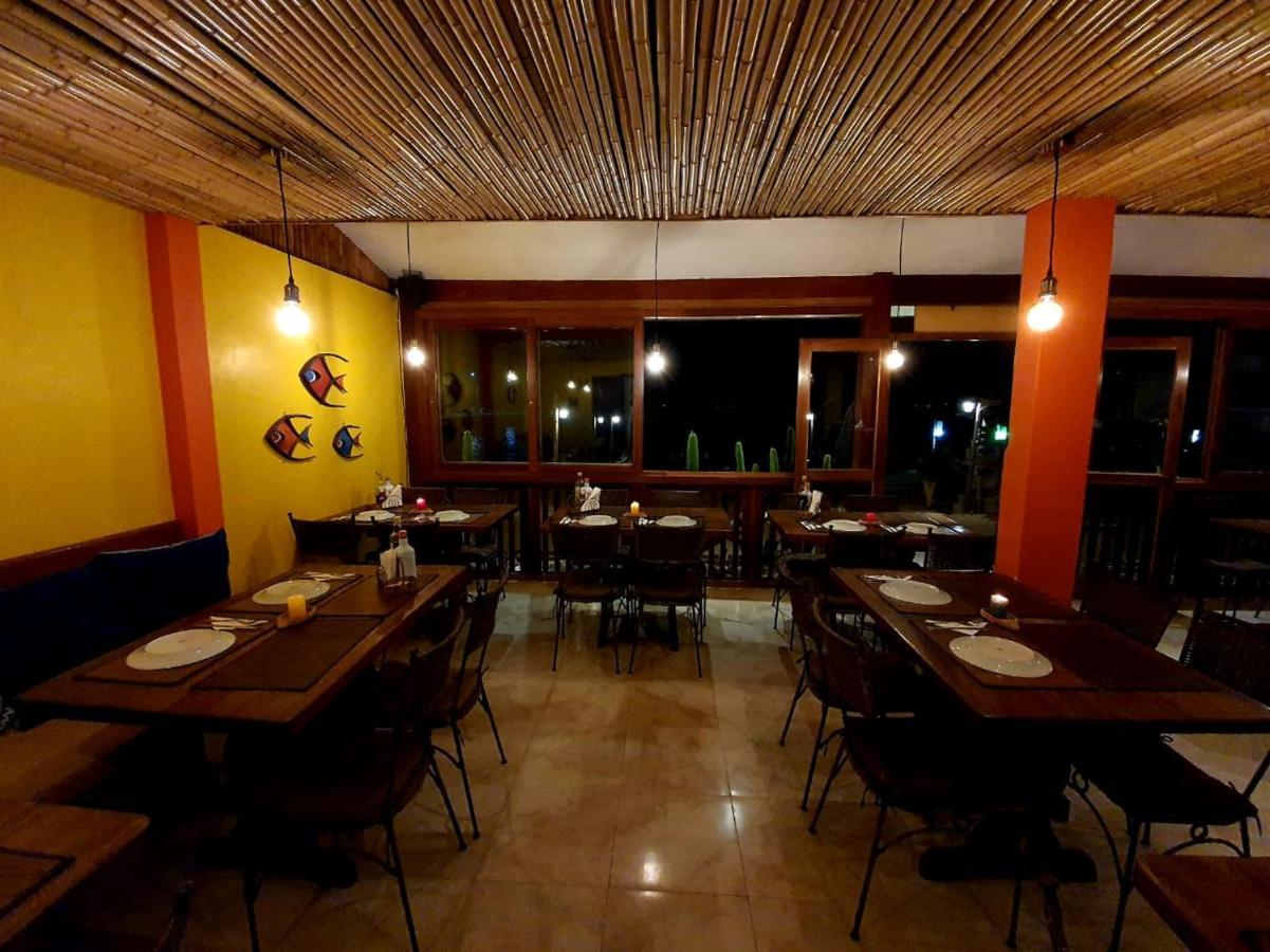 Pousada E Restaurante O Pescador Vila do Abraao Bagian luar foto